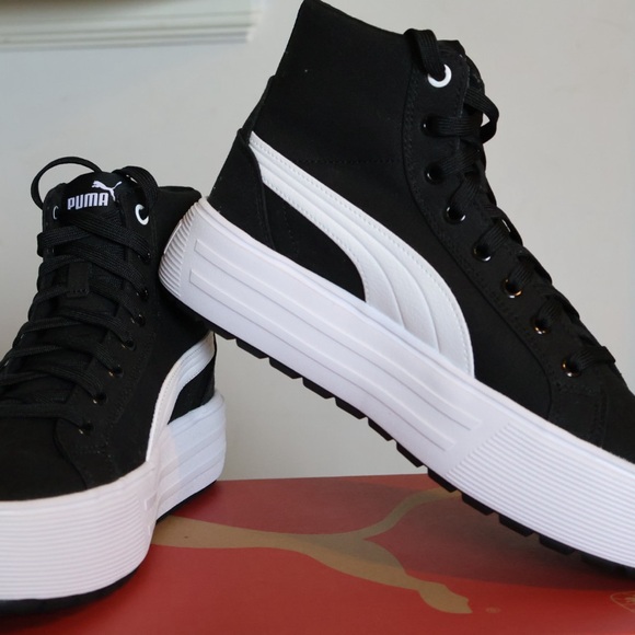 Puma Kaia 2.0
Women's Mid Top Sneakers - Picture 1 of 7